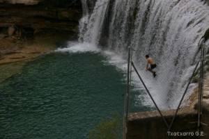 img_1206788855_952